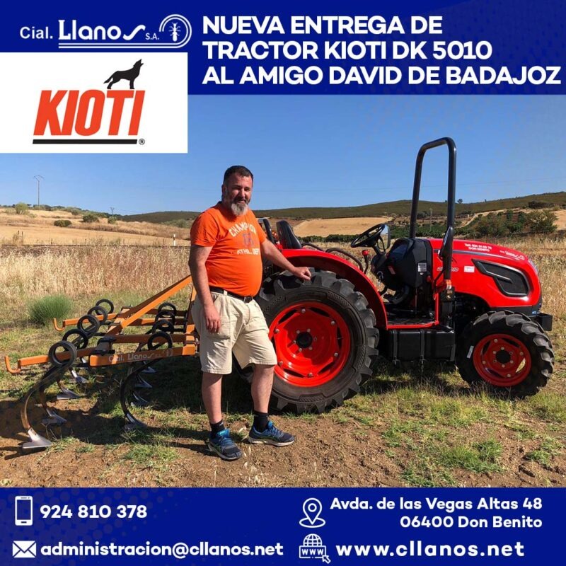 comercial llanos maquinaria agrícola y jardinería-NUEVA ENTREGA DE TRACTOR KIOTI DK 5010 AL AMIGO DAVID DE BADAJOZ 3